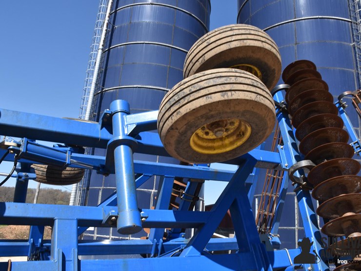2013-landoll-7431-26-image-16