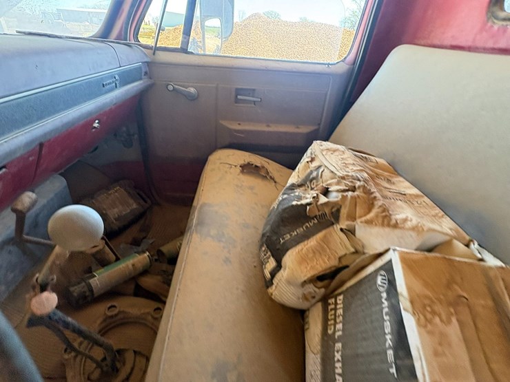 #42070-•-1984-cheverolet-c7-t/a-water-truck-vin:-1gbj7d1b3ev103757-image-45
