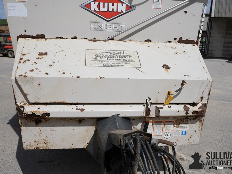 kuhn-knight-slc141t-pull-type-manure-spreader-image-11