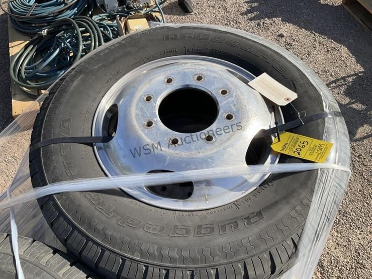 (6)-ford-dually-wheels-&-tires-image-7