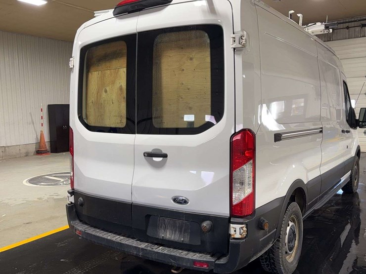 2019-ford-transit-image-27