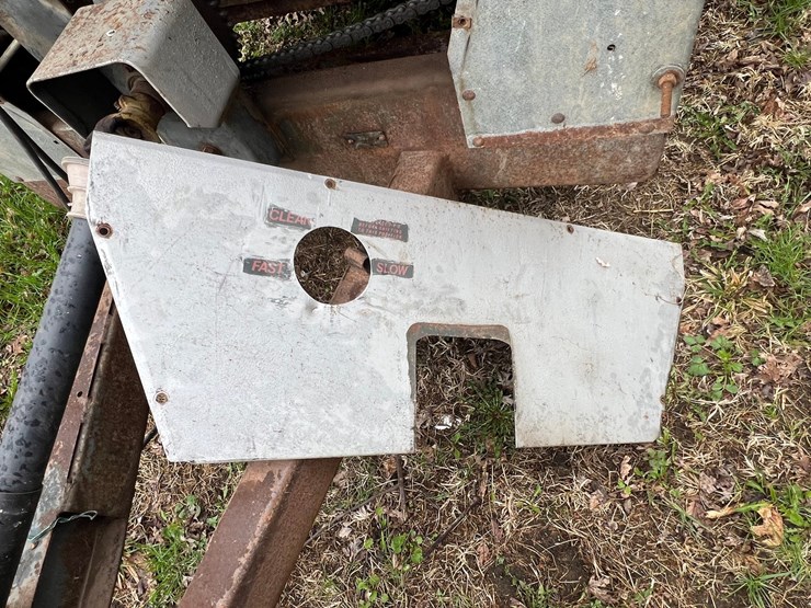 #9559-•-new-idea-manure-spreader-image-7