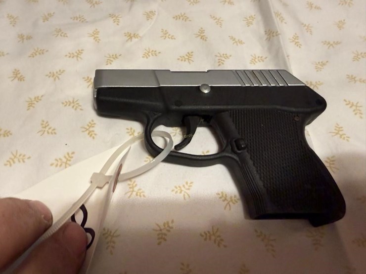 kel-tec-380-auto-pistol-image-2