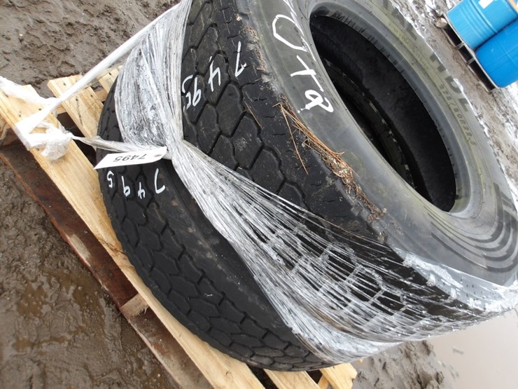 #7495-•-(2)-275/80r22.5-semi-tires-image-5