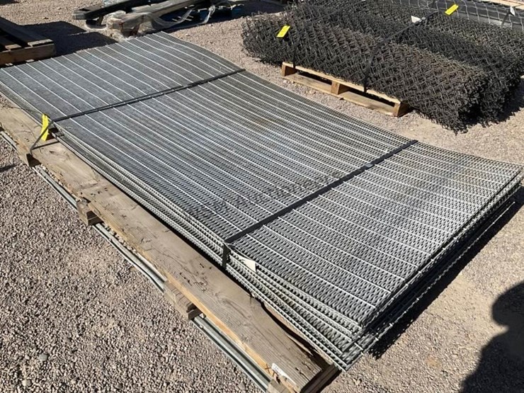 pallet-of-4ft-x-8-1/2ft-tread-deck-image-1