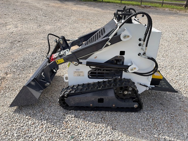 #210-•-unused-2026-zjg-zj-380-mini-skid-steer-loader-image-3