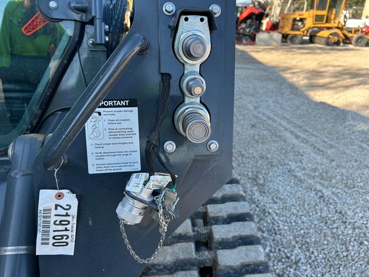 2025-deere-325g-image-11