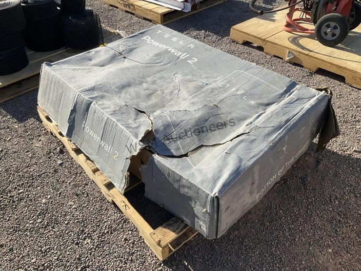 tesla-power-wall-2-battery-image-2