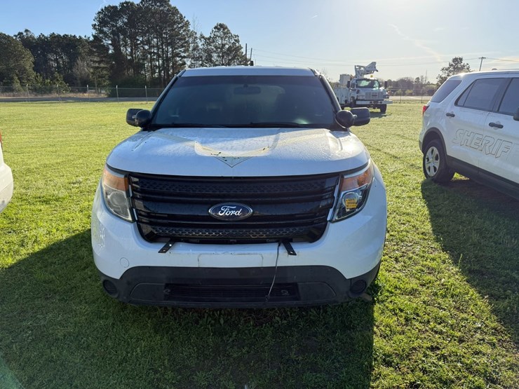2015-ford-explorer-image-7