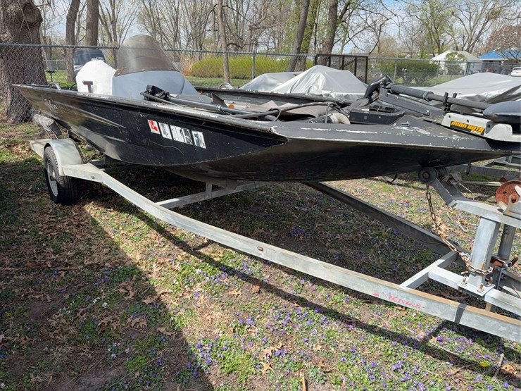 2001-xpress-16ft-boat-image-8