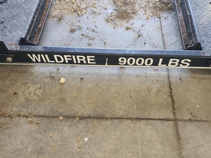 #4000-•-wildfire-9000lb-auto-lift-(mauston,-wi)-image-9