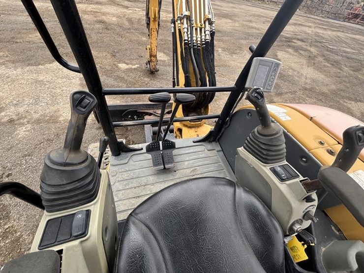 2015-caterpillar-305e2-cr-image-29