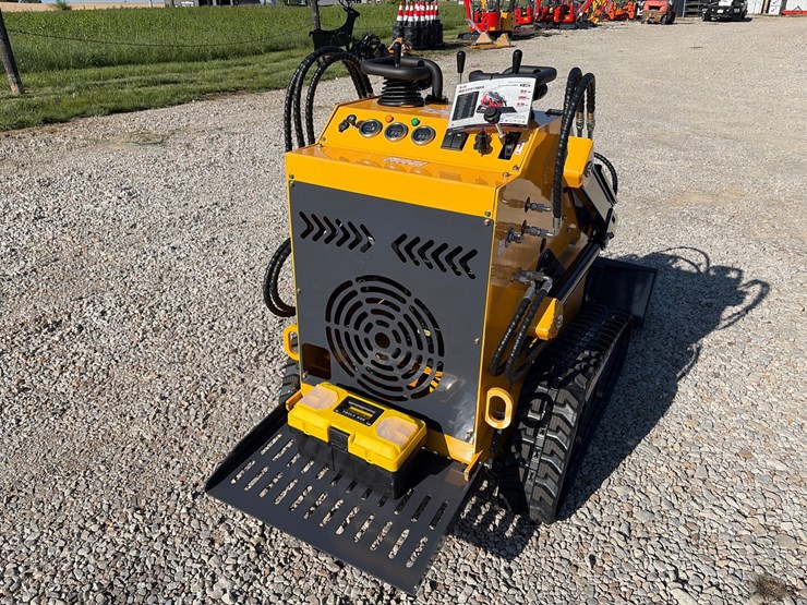 #207-•-unused-2026-zjg-zj-380-mini-skid-steer-loader-image-4
