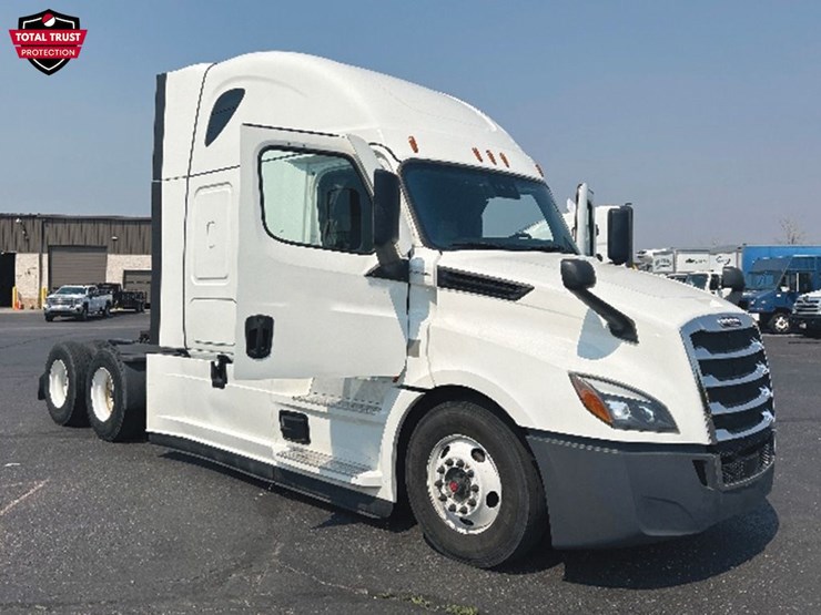 2022-freightliner-cascadia-126-image-1