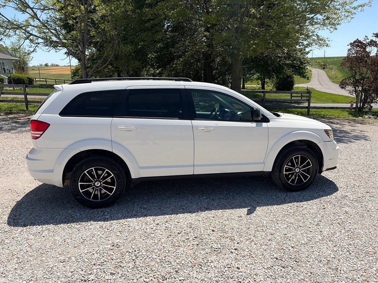 2018-dodge-journey-image-2