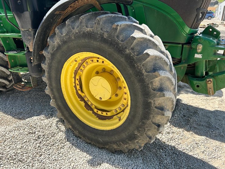 2018-john-deere-6215r-image-13