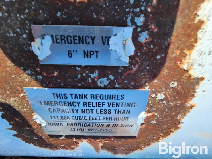 1000-gal-fuel-tank-&-pump-image-14