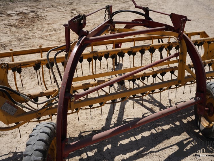 new-holland-258-image-15