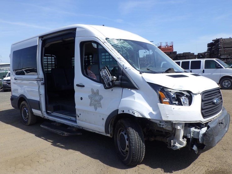2017-ford-transit-image-3