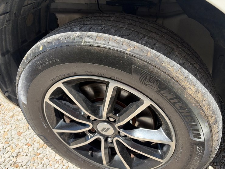2018-dodge-journey-image-23