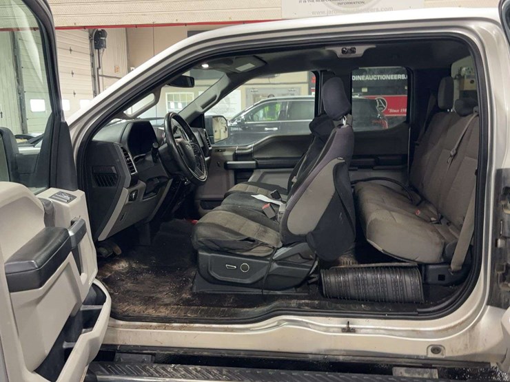 2016-ford-f150-xlt-image-12