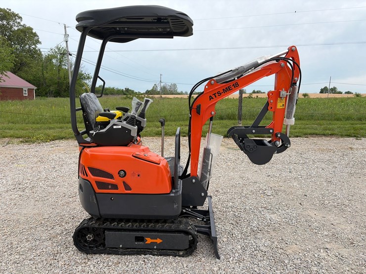 #152-•-unused-2026-ats-me18-mini-excavator-image-3