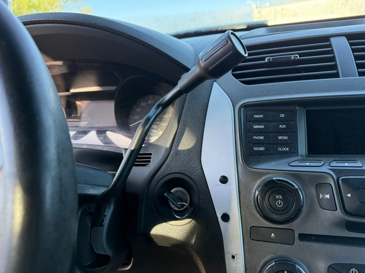 2014-ford-explorer-image-36