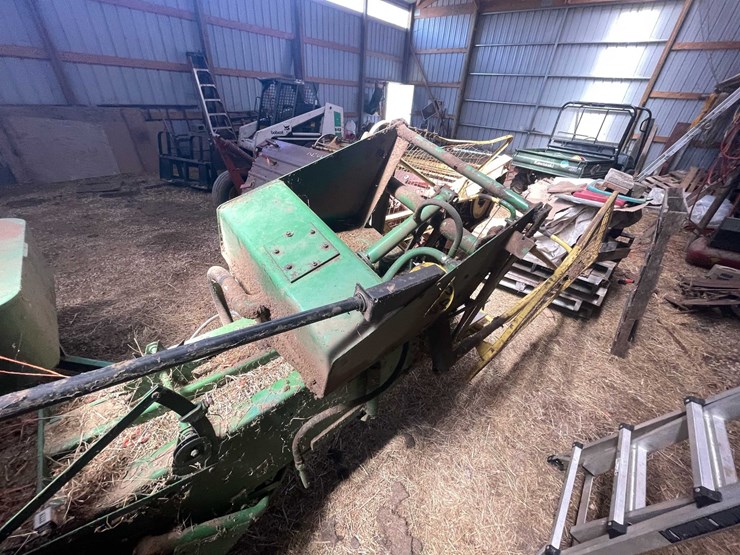 john-deere-336-image-21