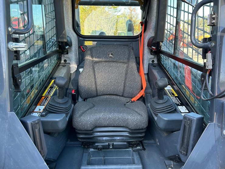 2025-deere-325g-image-20