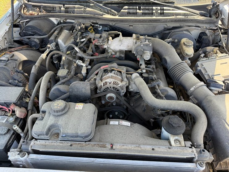 #42083-•-2010-ford-crown-victoria-sedan-vin:-2fabp7bv6ax133733-image-22