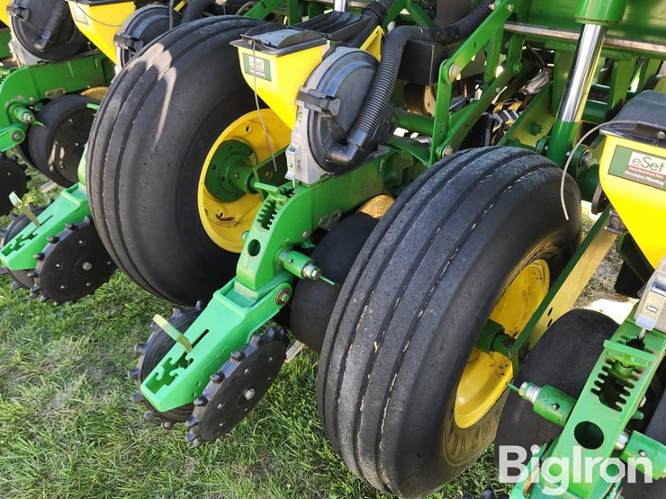 2004-john-deere-1790-ccs-image-19