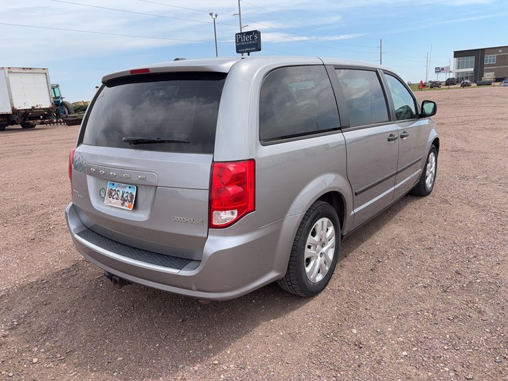 2015-dodge-grand-caravan-image-4