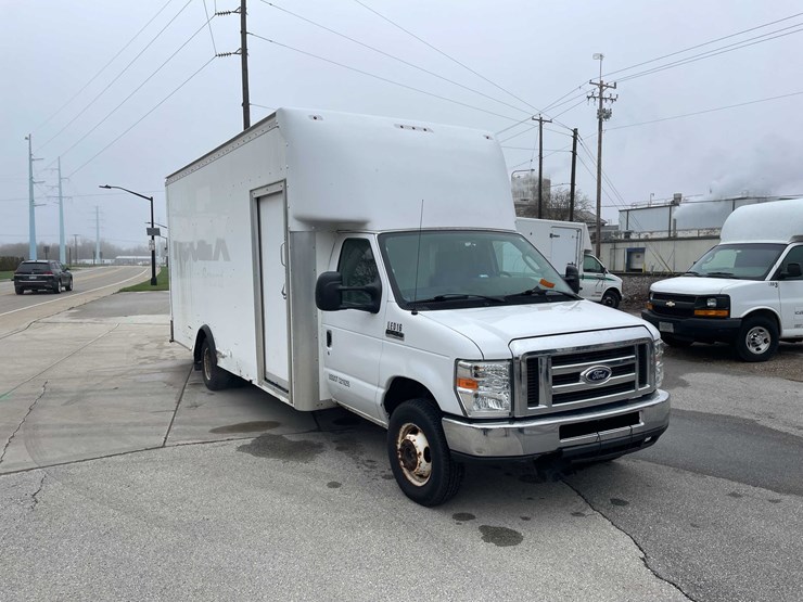 2017-ford-e450-image-3
