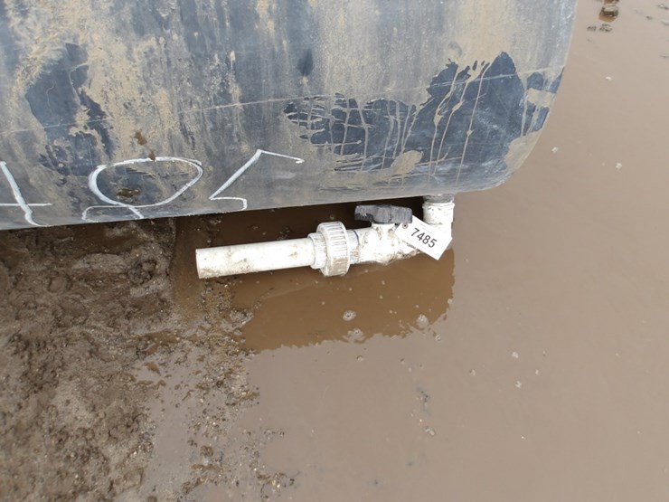 #7485-•-plastic-tank-&-valve-image-3