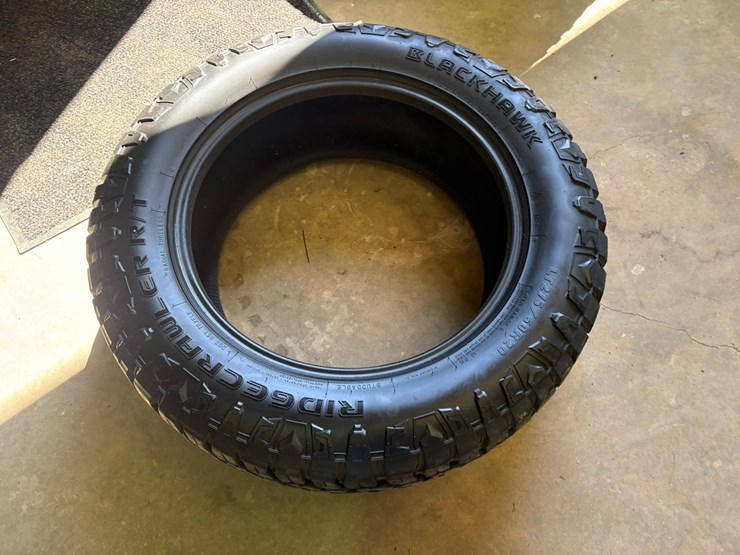 #42067-•-lot-of-(4)-275/60r20-tires-image-2