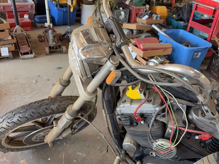 1987-harley-davidson-sportster-883-1987-harley-davidson-883---parts-included,-windshield,-tank-and-oem-petcock,-misc.-image-2