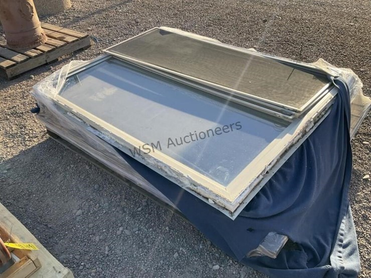 pallet-of-house-windows-image-3