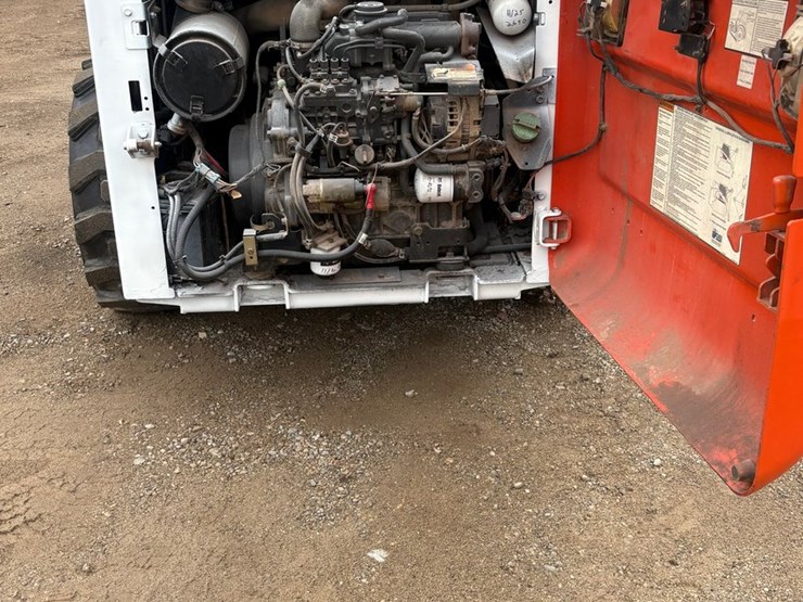 2009-bobcat-s205-image-22