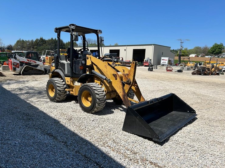 2015-caterpillar-903c-image-6