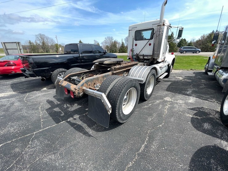 1997-kenworth-t800-image-6