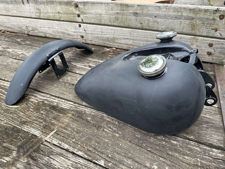 1987-harley-davidson-sportster-883-1987-harley-davidson-883---parts-included,-windshield,-tank-and-oem-petcock,-misc.-image-9
