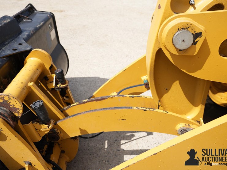 2022-caterpillar-914-image-12