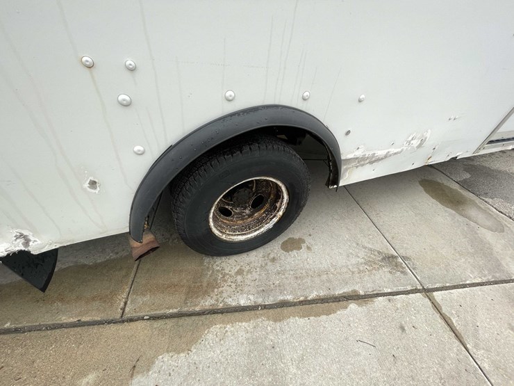 2017-ford-e450-image-39