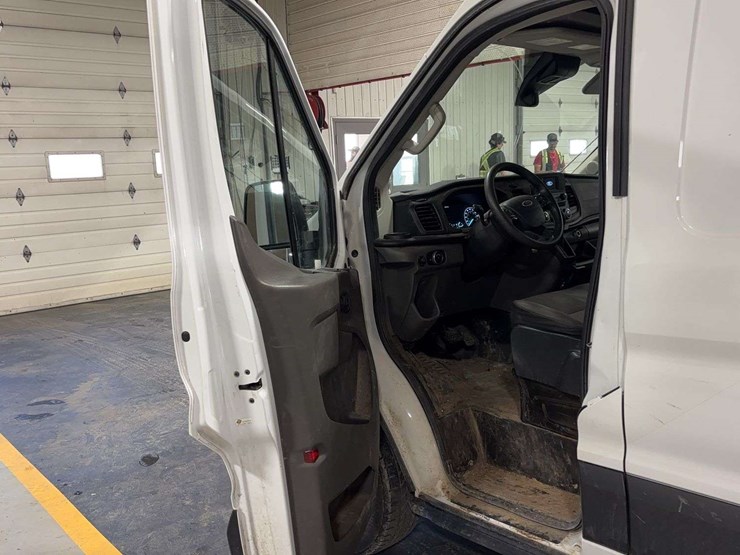 2020-ford-transit-image-10