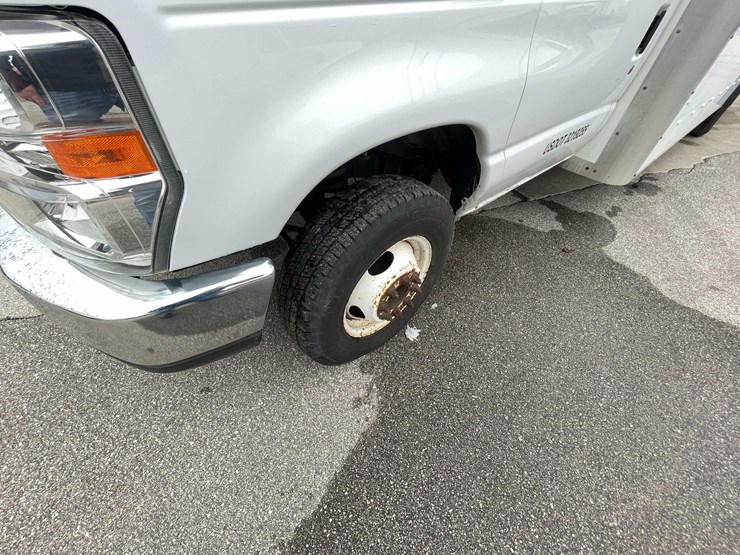 2017-ford-e450-image-15