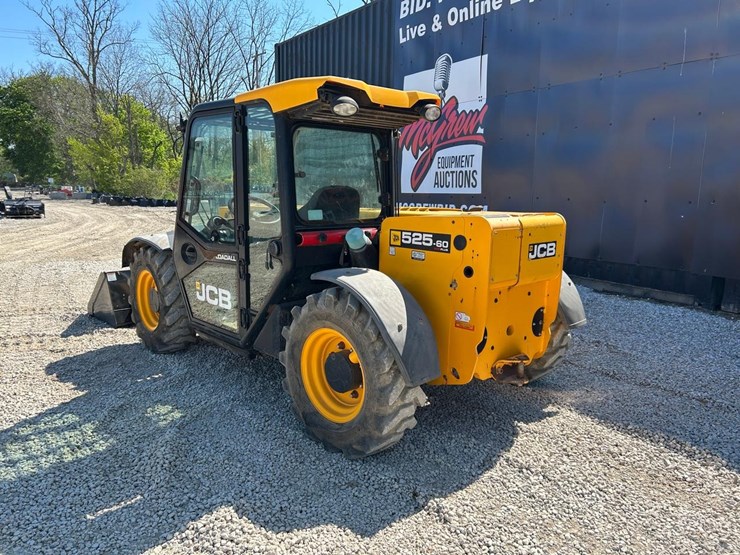 2018-jcb-525-60-image-2