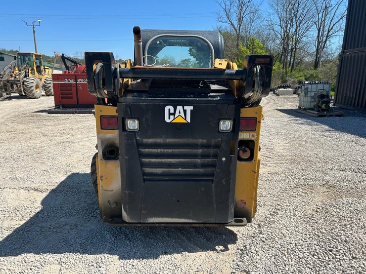 2017-caterpillar-232d-image-3