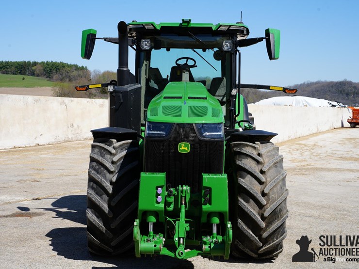 2023-john-deere-8r-340-image-2