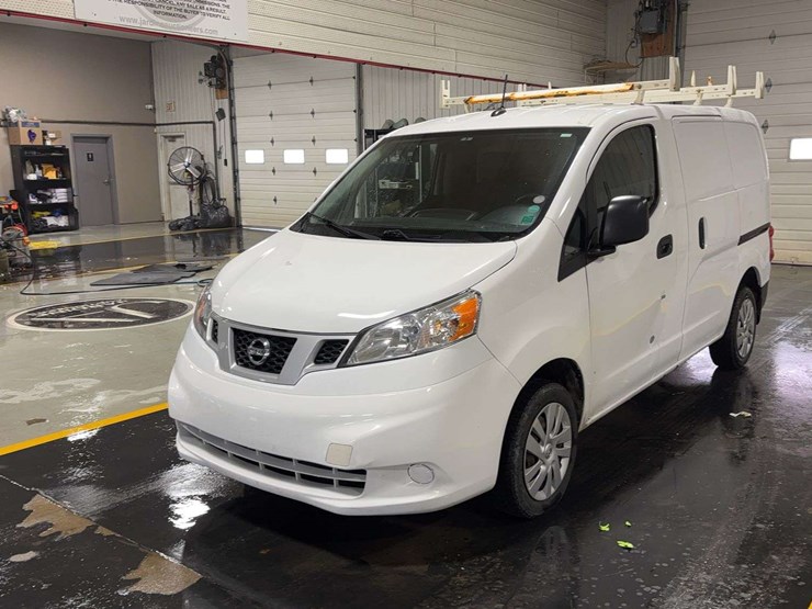 2020-nissan-nv200-image-1