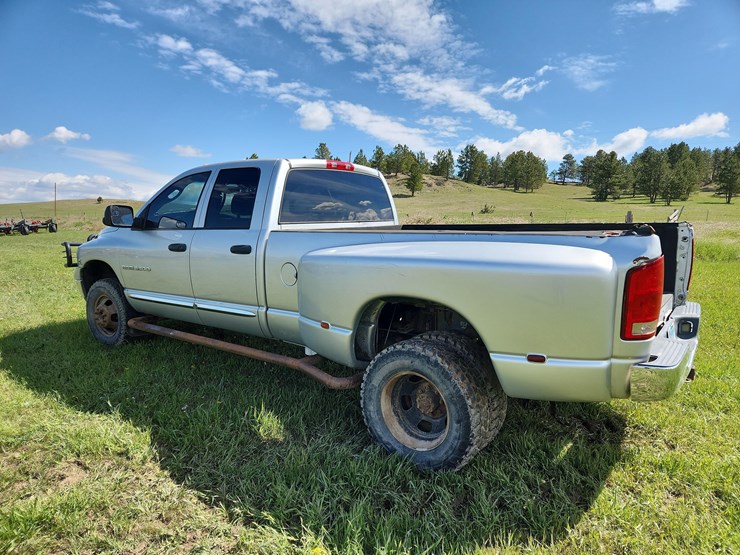 2004-dodge-ram-3500-image-2